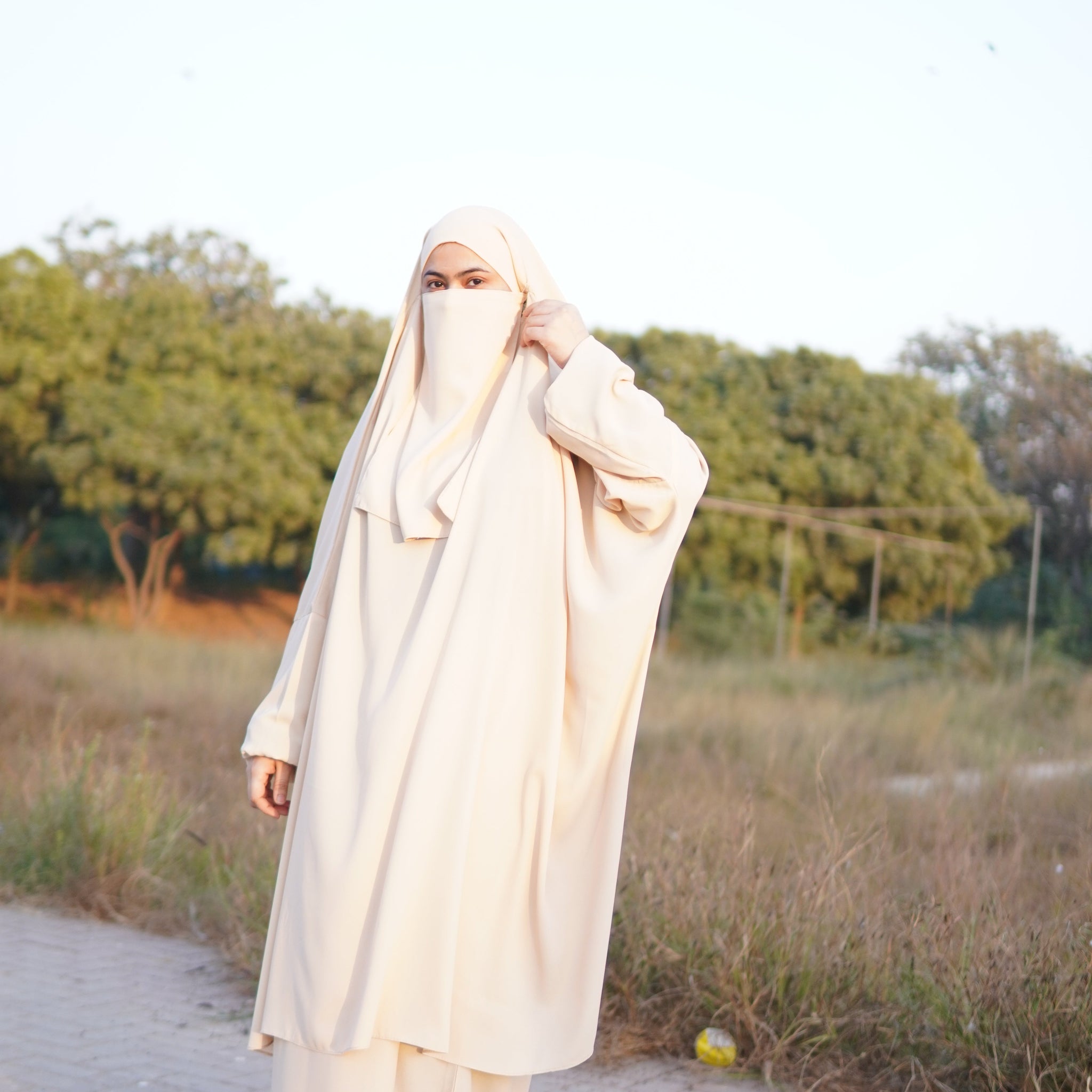 Luna Jilbab - Cream