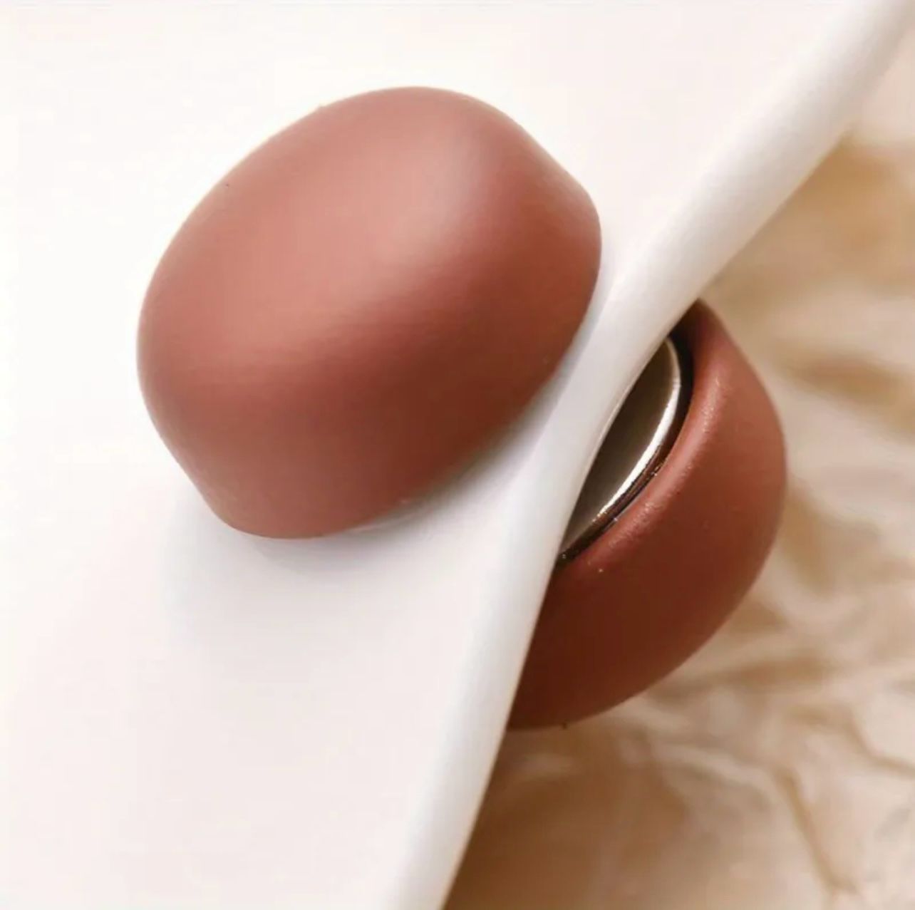 Magnetic pin - Matte Round